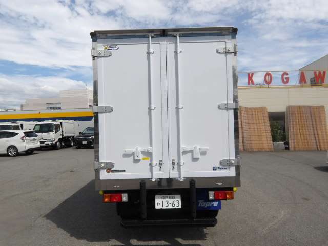 Hino Dutro 6
