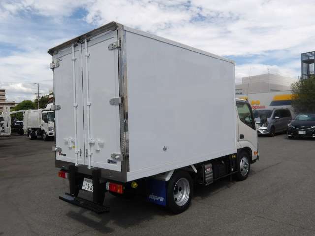 Hino Dutro 7