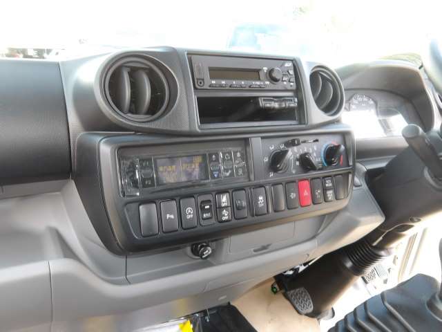 Hino Dutro 11