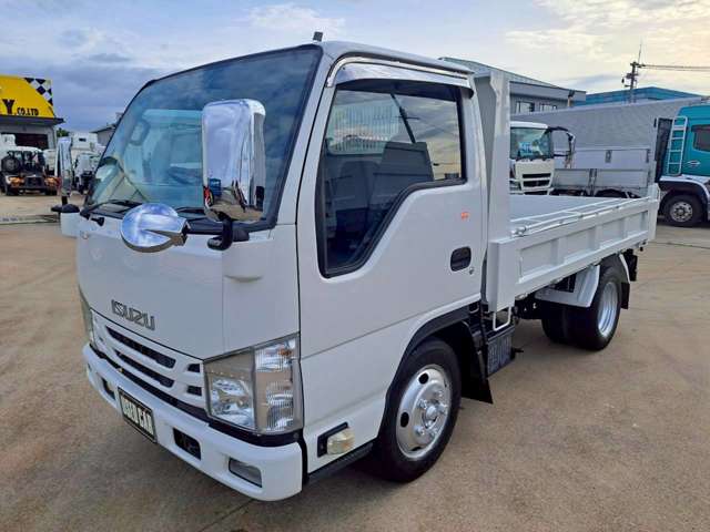 Isuzu Elf 3
