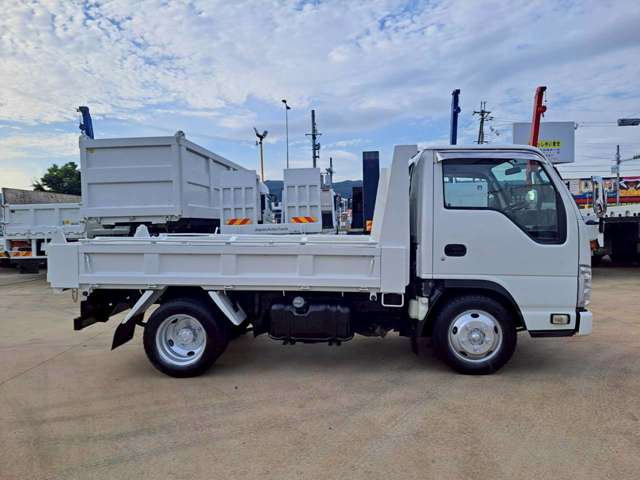 Isuzu Elf 4