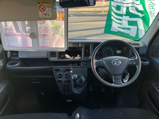 Daihatsu Hijet Cargo 11