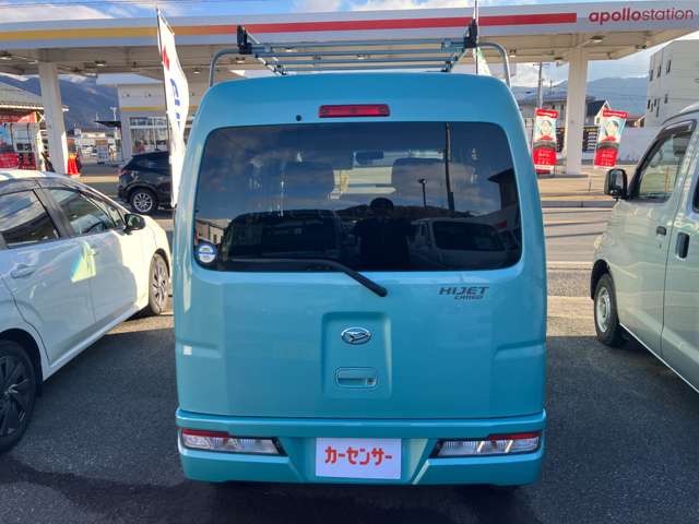 Daihatsu Hijet Cargo 6