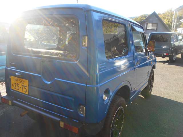 Suzuki Jimny 4