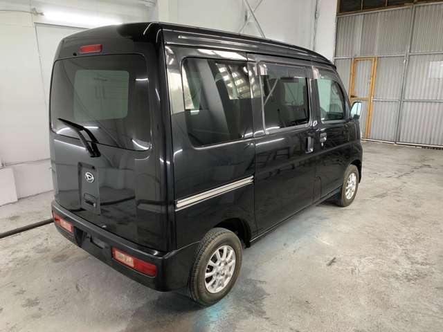 Daihatsu Hijet Cargo 8