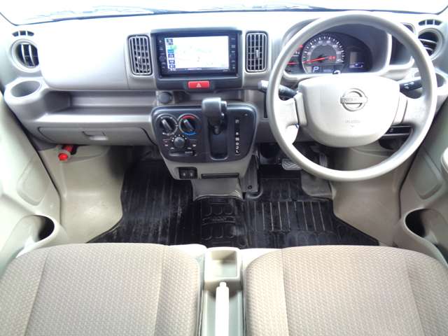Nissan NV100 Clipper 11