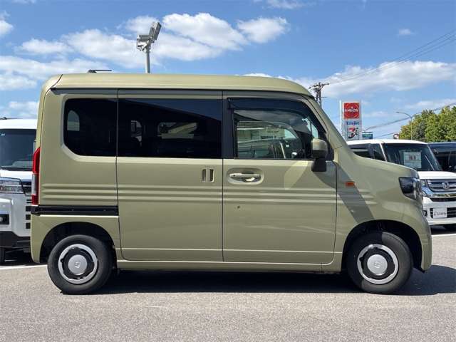 Honda N-VAN 8