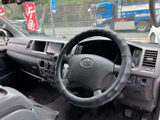 Toyota Hiace 12
