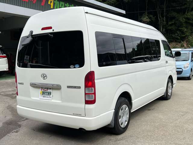 Toyota Hiace 8