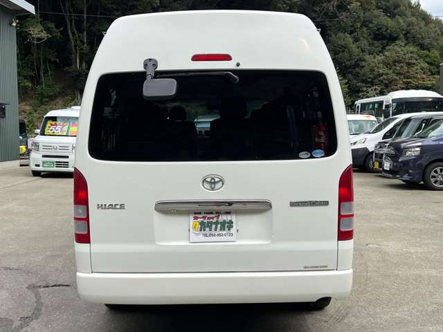 Toyota Hiace 9