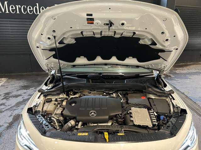 Mercedes-Benz GLA-Class 6