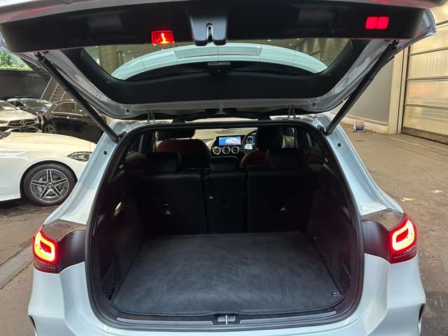 Mercedes-Benz GLA-Class 8
