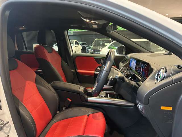 Mercedes-Benz GLA-Class 10
