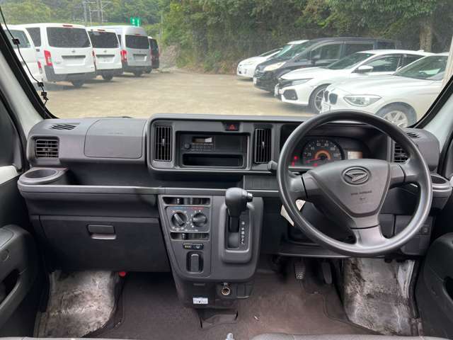 Daihatsu Hijet Cargo 3
