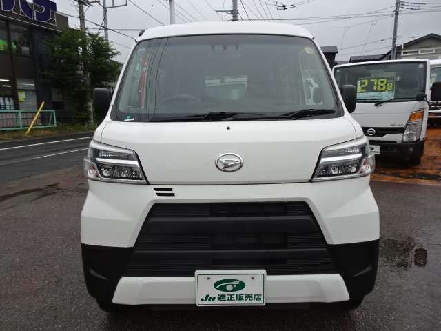 Daihatsu Hijet Cargo 8