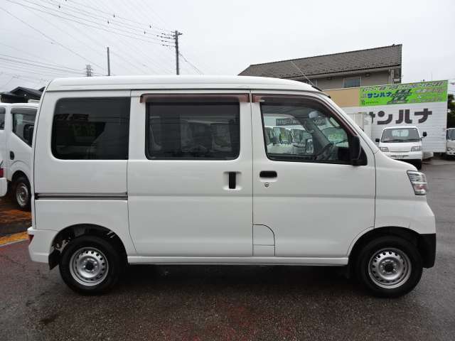 Daihatsu Hijet Cargo 10