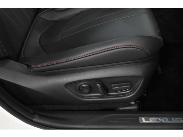 Lexus LBX 12