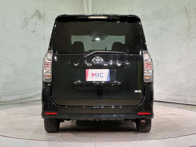 Toyota Voxy 7