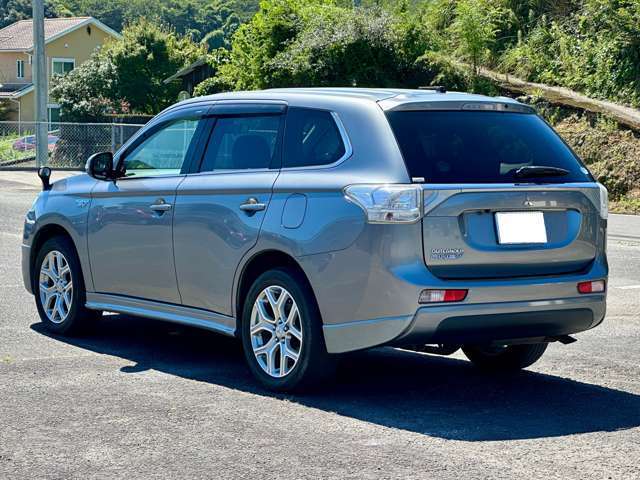 Mitsubishi Outlander PHEV 11