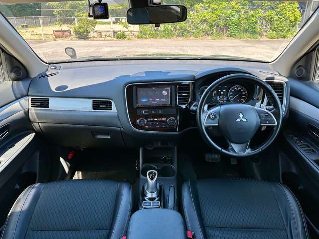 Mitsubishi Outlander PHEV 3