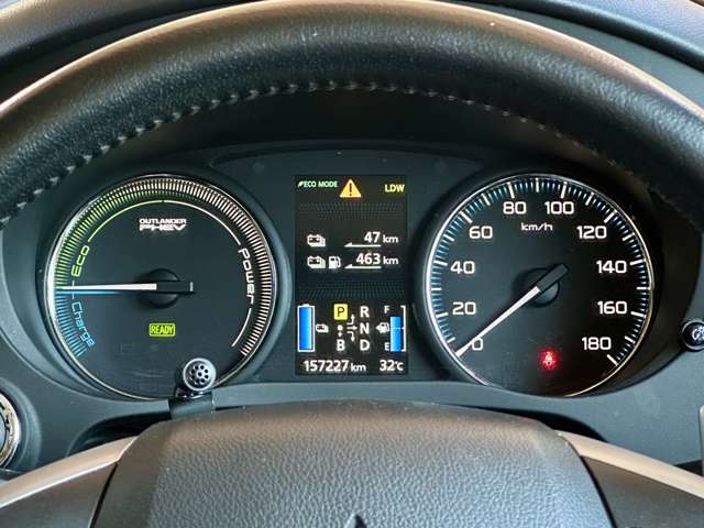 Mitsubishi Outlander PHEV 4