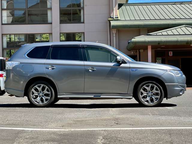 Mitsubishi Outlander PHEV 7