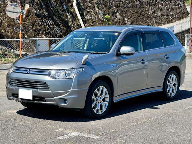 Mitsubishi Outlander PHEV 10