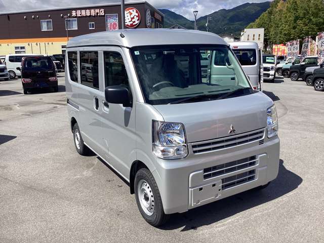 Mitsubishi Minicab Van 3
