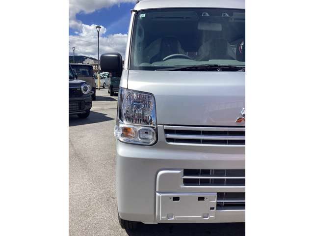 Mitsubishi Minicab Van 4