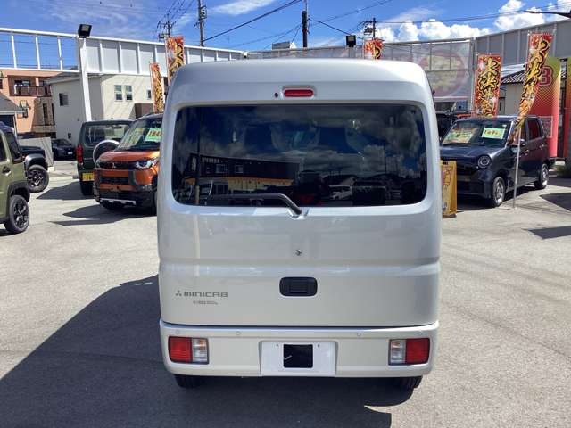 Mitsubishi Minicab Van 8