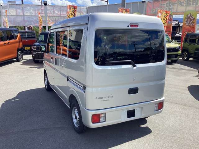 Mitsubishi Minicab Van 9