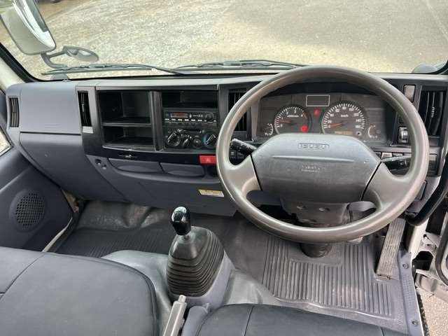 Isuzu Elf 3