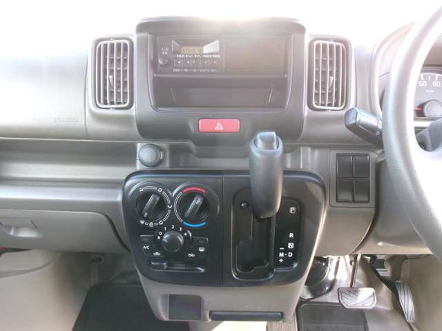 Nissan NV100 Clipper 10