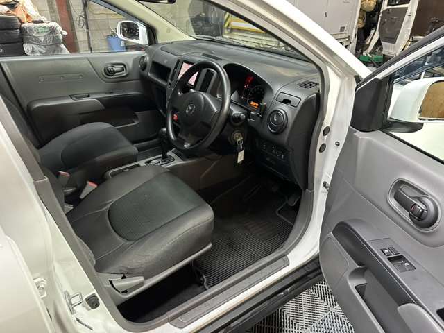 Mazda Familia Van 10