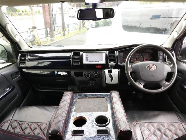 Toyota Regius Ace 11