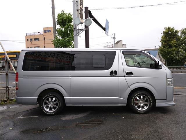 Toyota Regius Ace 4