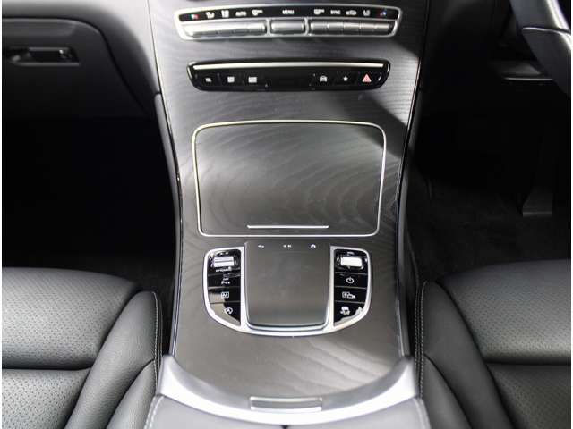 Mercedes-Benz GLC 10