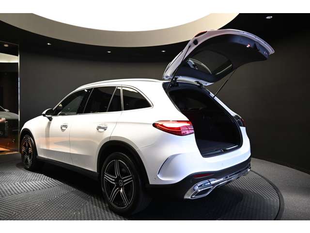 Mercedes-Benz GLC 8