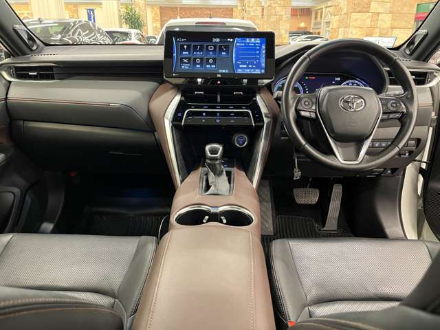Toyota Harrier 3