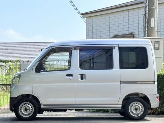 Daihatsu Hijet Cargo 4