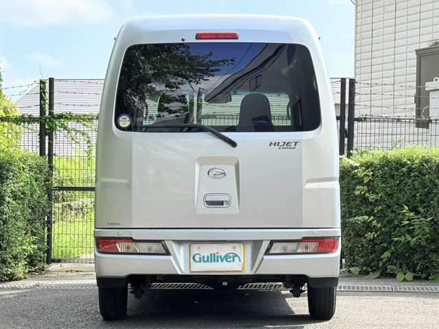 Daihatsu Hijet Cargo 6