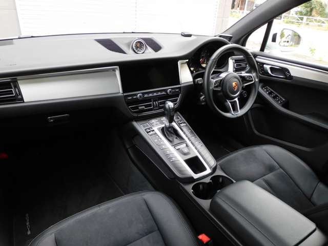 Porsche Macan 3