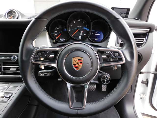 Porsche Macan 4