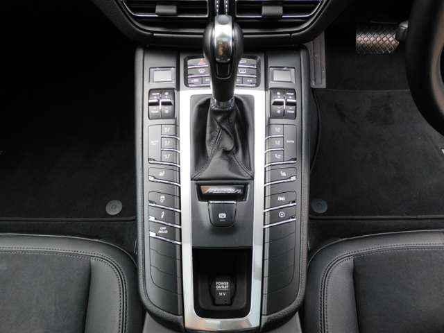 Porsche Macan 9