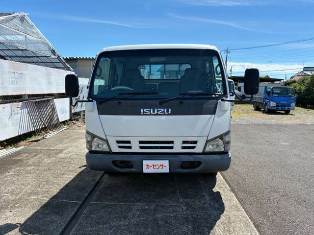 Isuzu Elf 2