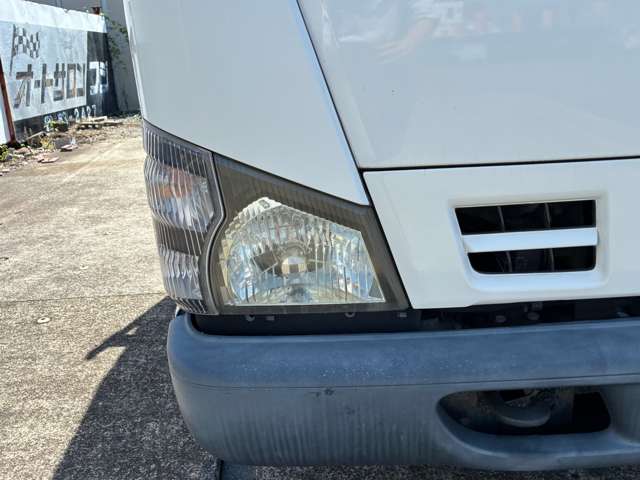Isuzu Elf 9