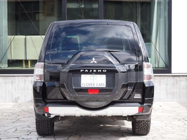 Mitsubishi Pajero 11