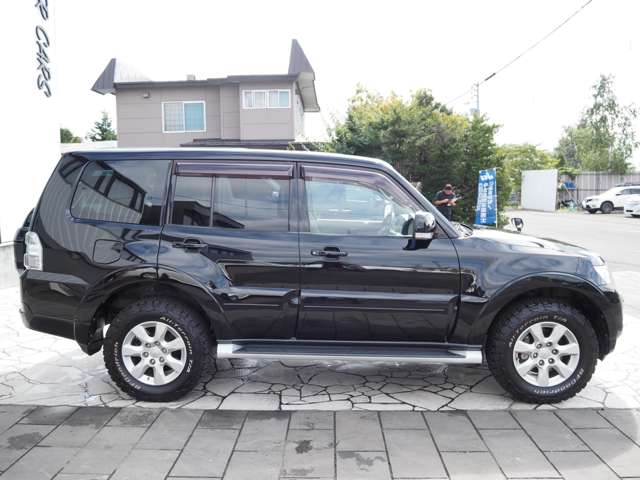 Mitsubishi Pajero 7