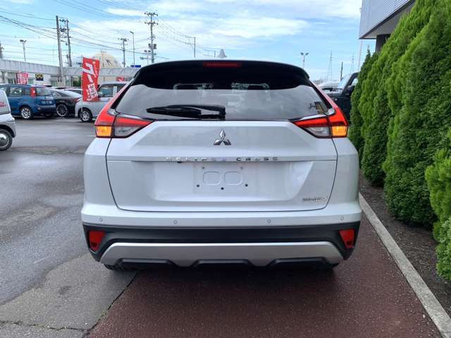 Mitsubishi Eclipse Cross 8