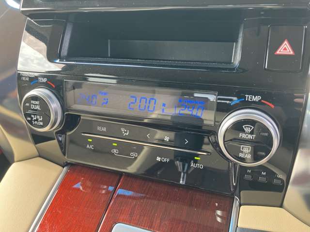 Toyota Alphard 9